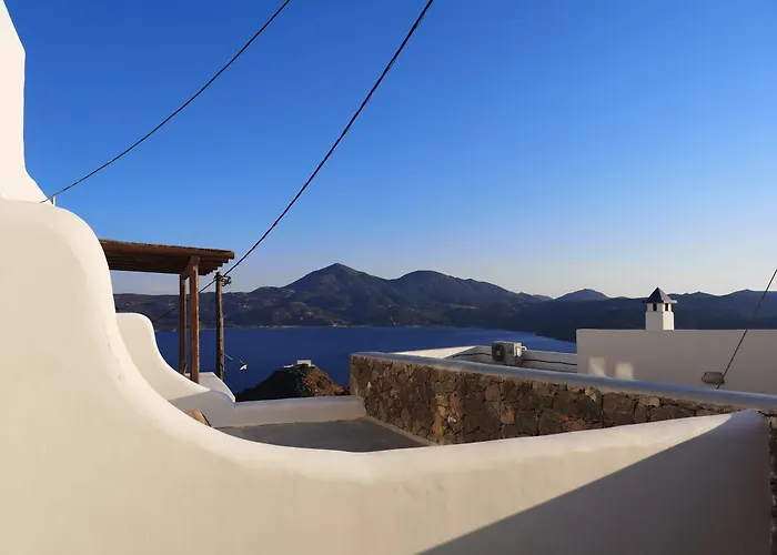 Plaka Suites